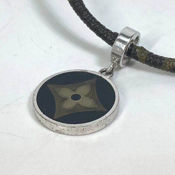 LOUIS VUITTON M65436 Accessories Pandantif Fleur Monogram Choker - Picture 3 of 7